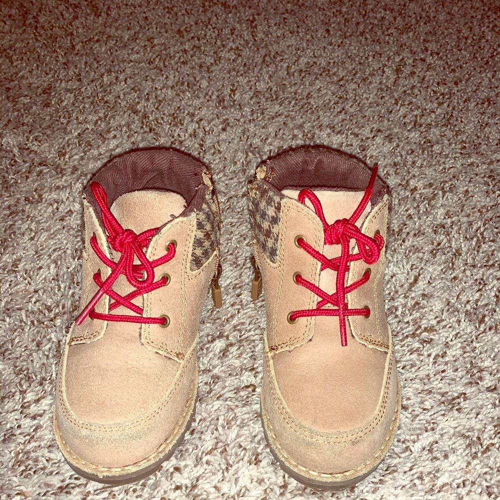 Ugg size 9-toddler boot